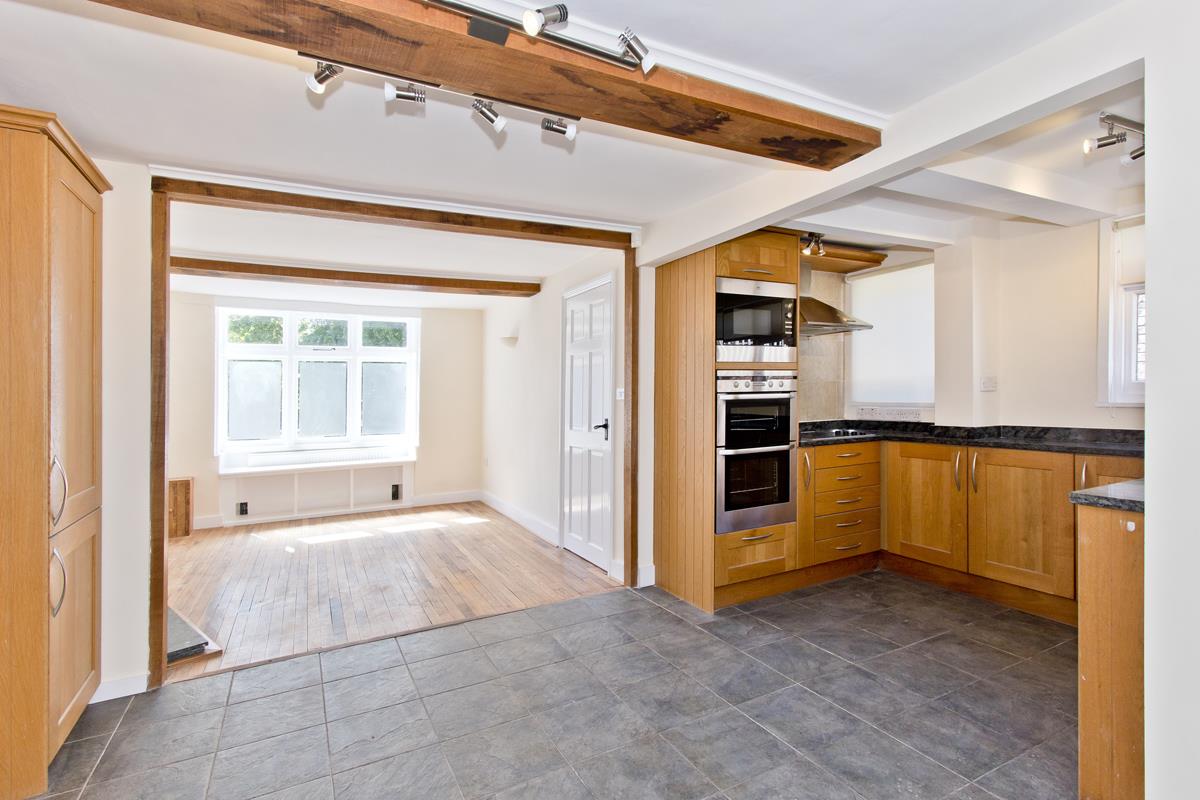 Property in 5 Golden Square, Tenterden, Kent by Weald Property
