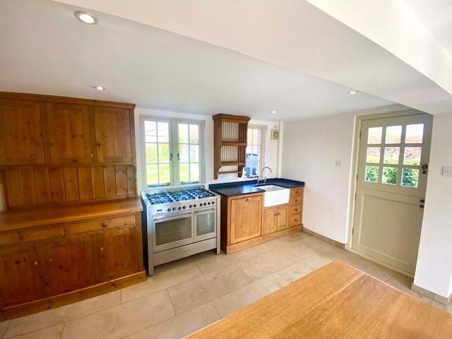 Property in Pelsham Estate, Peasmarsh by Weald Property