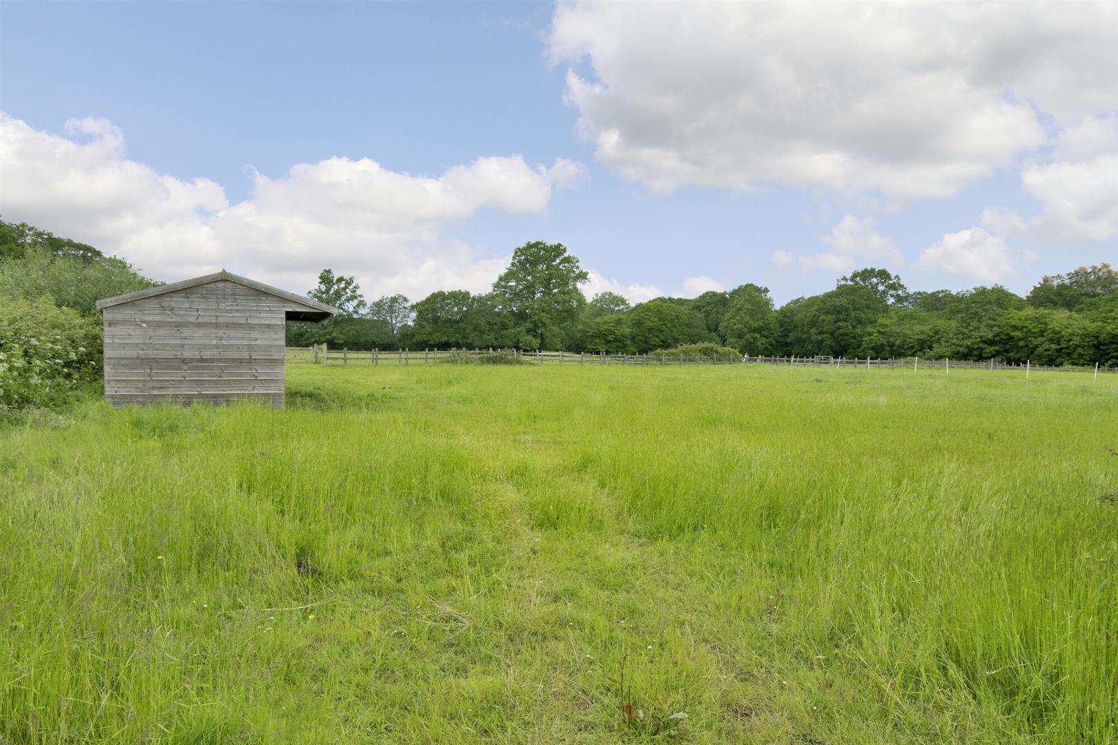 Property in Potters Farm, Bethersden by Weald Property